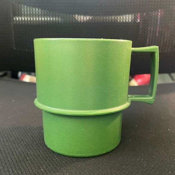 Vintage Tupperware Green Christmas Mug with White Dove - Picture 4 of 6